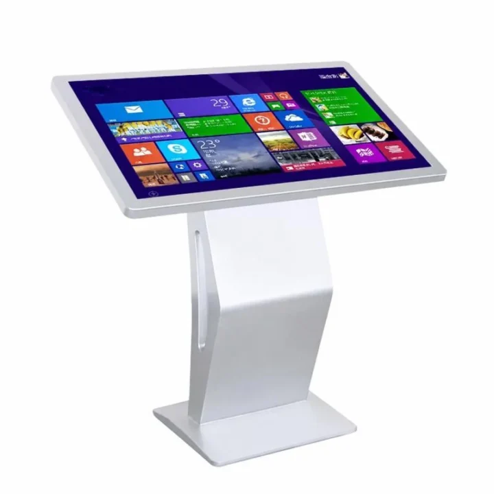 Interaktivni kiosk K-forme